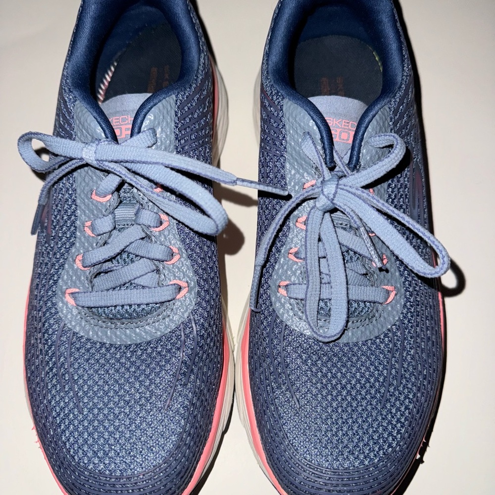Skechers max cushioning elite walking sneakers 8